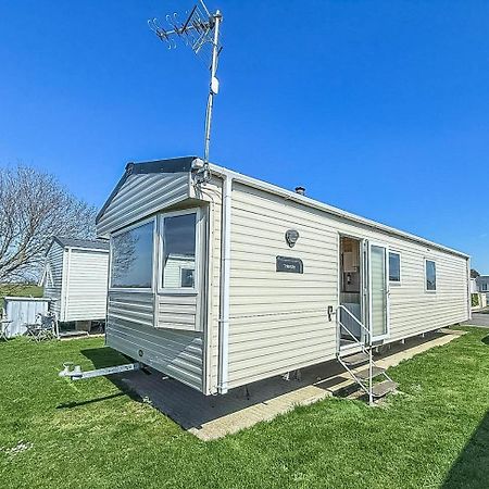 6 Berth Caravan For Hire With Wifi At Seawick Holiday Park In Essex Ref 27025Hv Clacton-on-Sea Zewnętrze zdjęcie